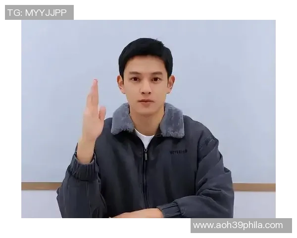 22岁踏入职业足球的明星之路与成长故事揭秘 22岁踏入职业足球的明星之路与成长故事揭秘