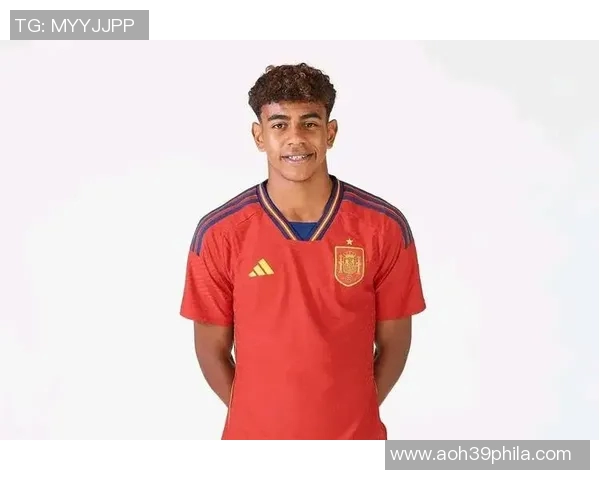 哪个足球明星因视力问题影响职业生涯表现引发关注与讨论 哪个足球明星因视力问题影响职业生涯表现引发关注与讨论