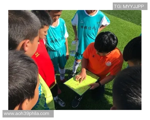 广州足球明星球童的成长故事与梦想追逐之旅 广州足球明星球童的成长故事与梦想追逐之旅